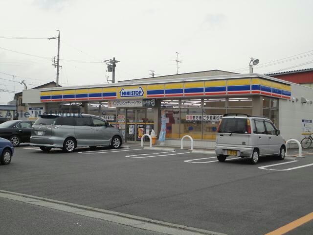 ミニストップ鈴鹿平田店(コンビニ)まで499m アイビル