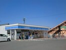 ローソン鈴鹿稲生西三丁目店(コンビニ)まで747m ベルガーデン