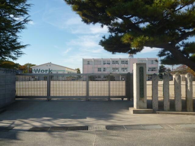 鈴鹿市立若松小学校(小学校)まで397m Ｃａｓａ Ｗａｋａｍａｔｓｕ Ａ棟