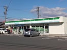 ファミリーマート鈴鹿三日市店(コンビニ)まで818m パンフォンテーヌ
