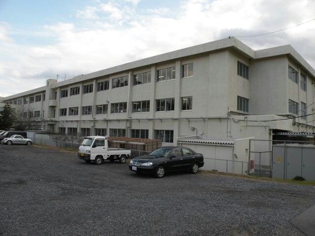 亀山市立関小学校(小学校)まで505m サンフォレスト