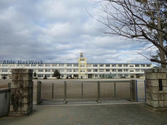 鈴鹿市立牧田小学校(小学校)まで588m リバーサイド鈴鹿