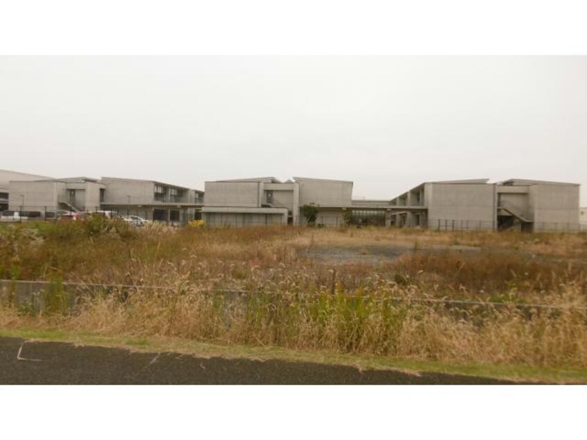 鈴鹿市立神戸中学校(中学校/中等教育学校)まで2983m ハーモネスト Ｃ棟