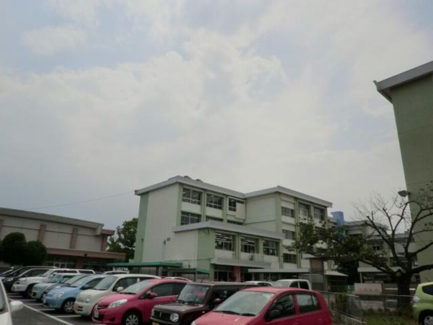 鈴鹿市立玉垣小学校(小学校)まで1668m ヴァンパインコート Ｂ棟