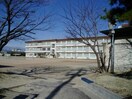 四日市市立楠中学校(中学校/中等教育学校)まで1312m リッツハウス