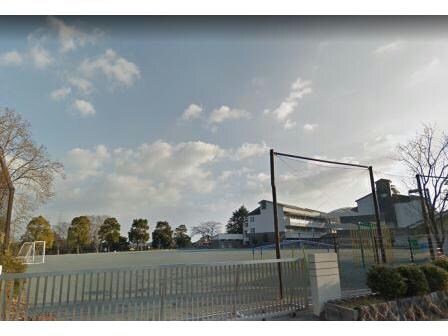 亀山市立亀山西小学校(小学校)まで1692m サンシャインヴィラⅡ