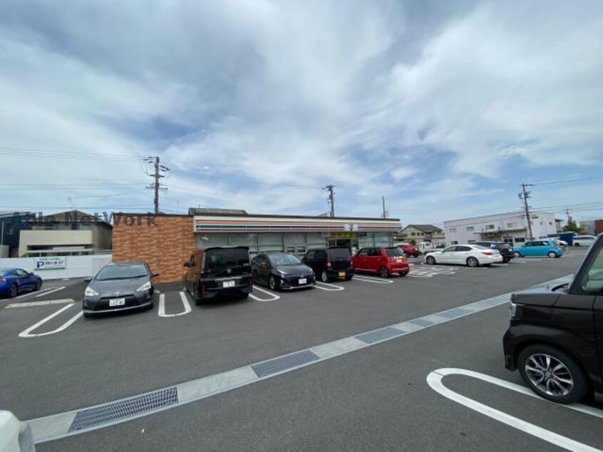 セブンイレブン鈴鹿阿古曽町店(コンビニ)まで250m エスティⅢ