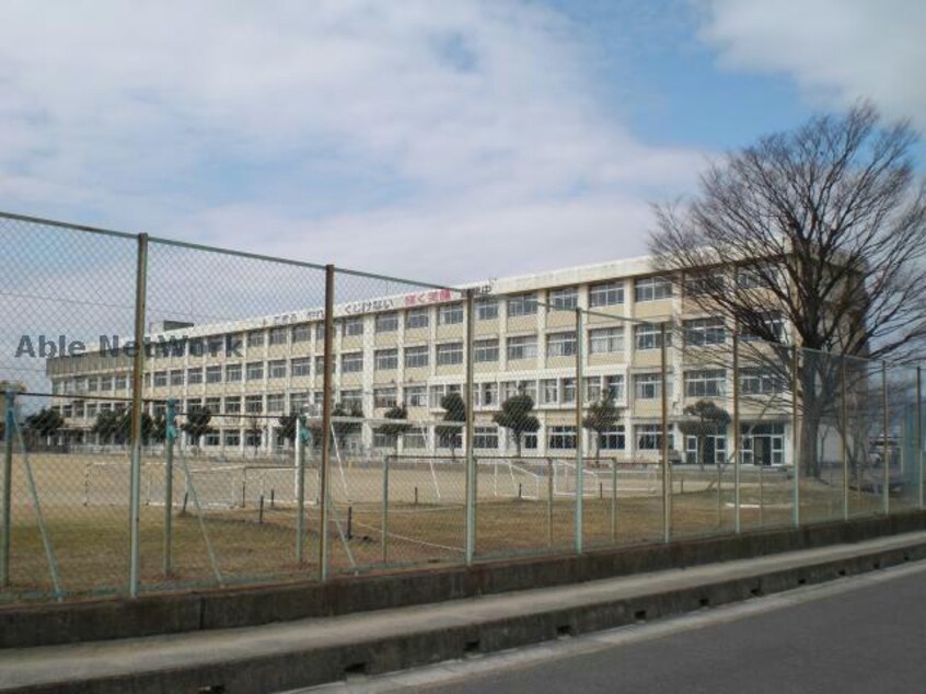 鈴鹿市立創徳中学校(中学校/中等教育学校)まで1082m ロワール