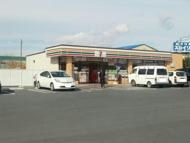 セブンイレブン鈴鹿江島町店(コンビニ)まで438m ランドマーク・レーヴA