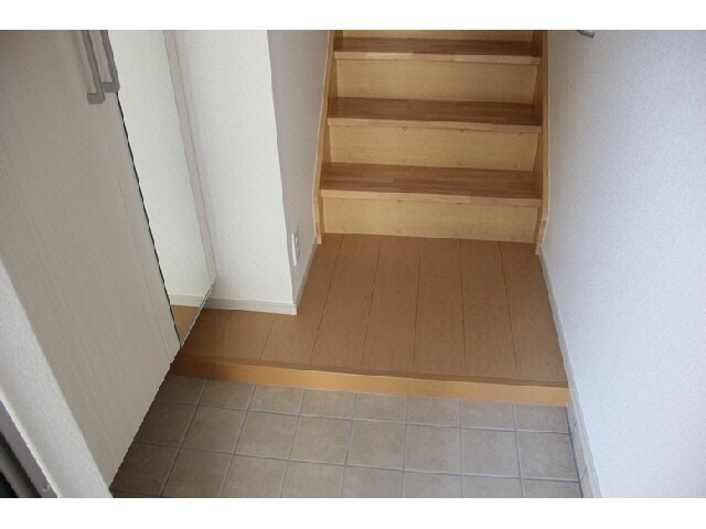  レクイアーレ72　Ｄ