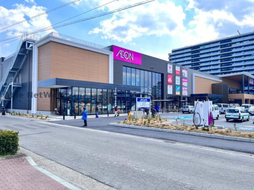 イオンスタイル鈴鹿白子(スーパー)まで502m メルベーユM