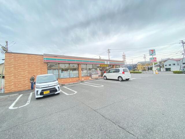 セブンイレブン鈴鹿道伯町店(コンビニ)まで367m グランディールD棟