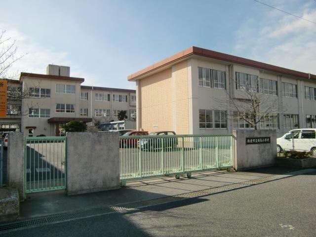 鈴鹿市立桜島小学校(小学校)まで1094m ウッドベルヒルズ