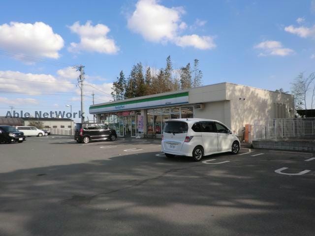 ファミリーマート鈴鹿下箕田店(コンビニ)まで256m サントル　ヴィラージュ　Ⅳ
