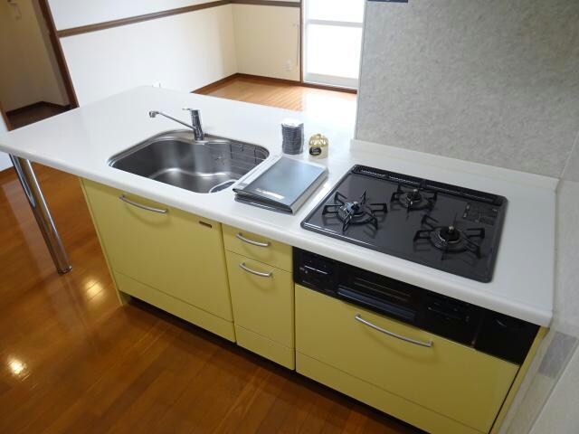  ブランシュール　B棟