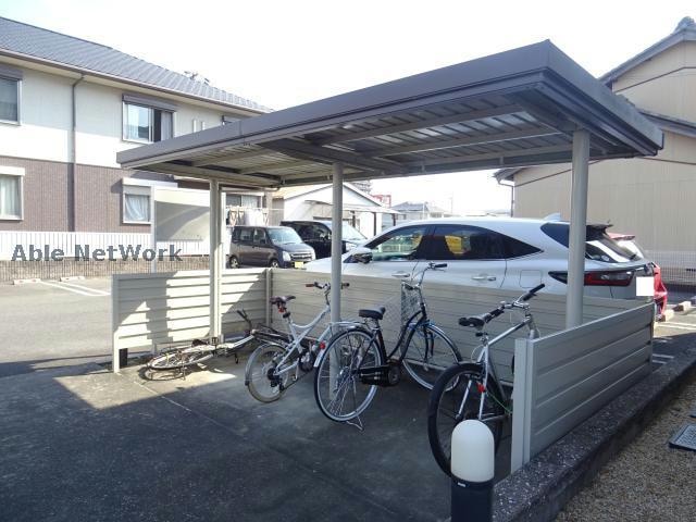  ブランシュール　B棟