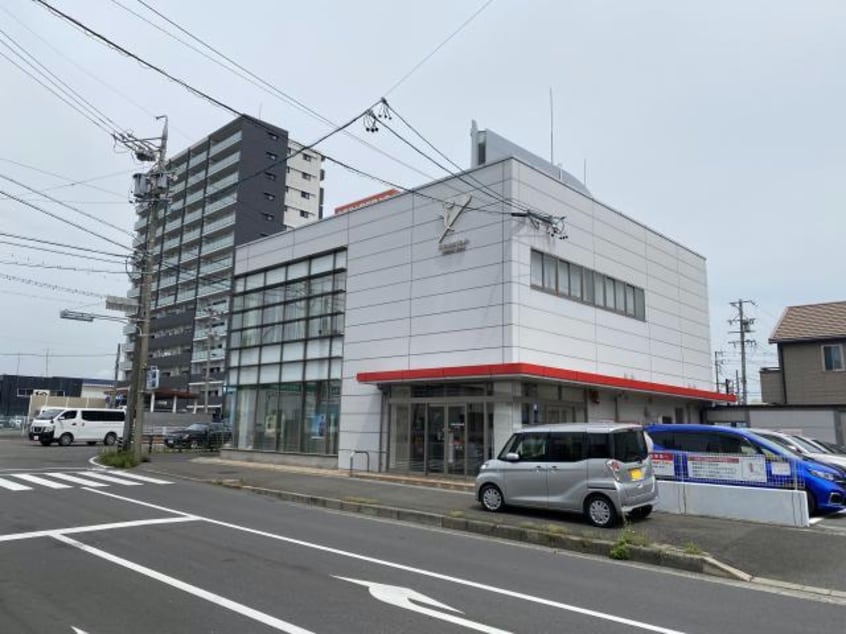 北伊勢上野信用金庫白子支店(銀行)まで272m ブランシュール　B棟