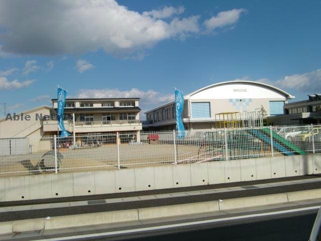 鈴鹿市立旭が丘幼稚園(幼稚園/保育園)まで1026m アクアガーデンA棟