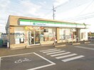 ファミリーマート鈴鹿末広南店(コンビニ)まで422m グランメゾンⅢ