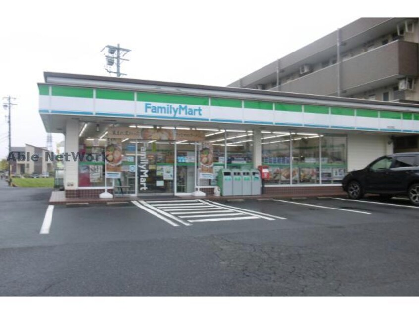 ファミリーマート末広町店(コンビニ)まで437m ヴァンフルールA棟