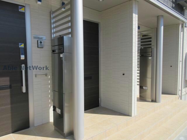 各戸に宅配ボックスあり メルベーユ　(南江島町)