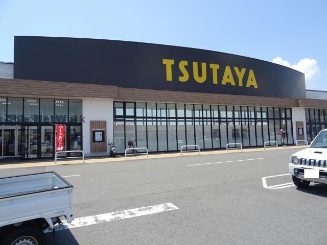 TSUTAYA鈴鹿店(ビデオ/DVD)まで2383m ルミエール葵　A棟