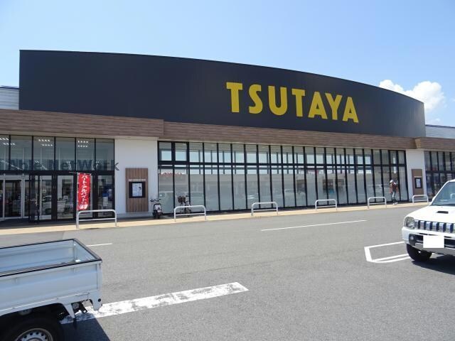 TSUTAYA鈴鹿店(ビデオ/DVD)まで856m 近鉄鈴鹿線/平田町駅 徒歩20分 1-2階 築27年