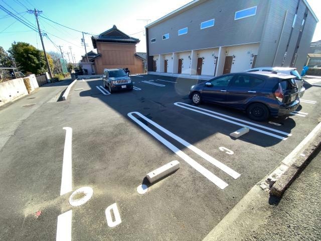  オランジュベール岸岡