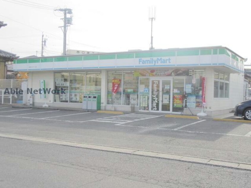 ファミリーマート鈴鹿ひばりケ丘店(コンビニ)まで1359m Maisonette land 千代崎駅B
