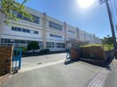 津市立修成小学校(小学校)まで822m アーバンステイツⅢ