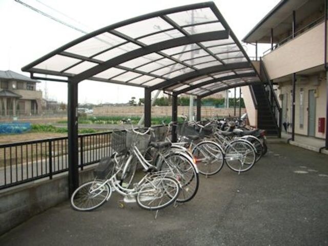 自転車置き場 クオーレ平成