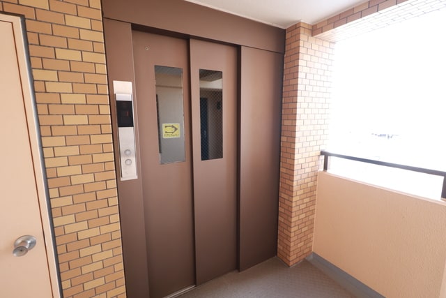 エレベーター チサンマンション東鷲宮