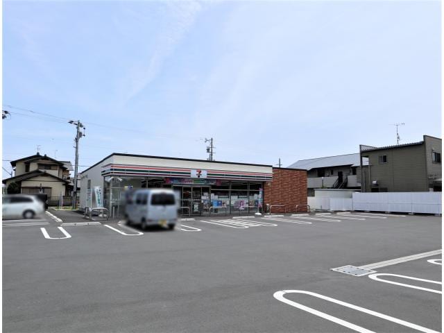 セブンイレブン焼津石津中町店(コンビニ)まで337m 東海道本線/焼津駅 バス14分石津下車:停歩9分 1階 築23年