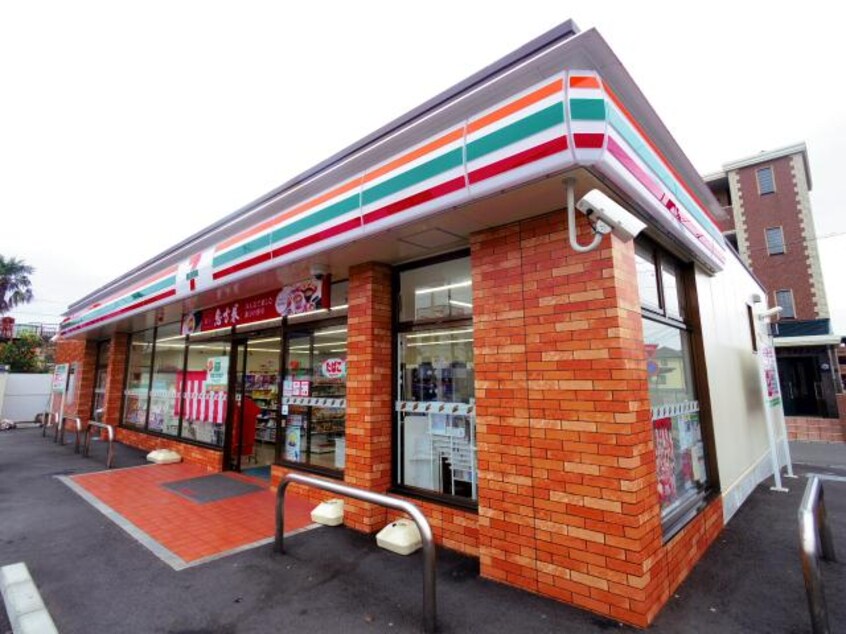 セブンイレブン焼津３丁目店(コンビニ)まで830m 東海道本線/焼津駅 徒歩25分 2階 築25年