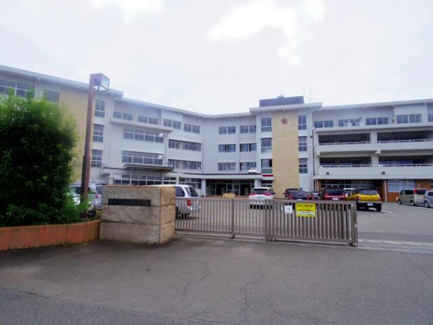 焼津市立焼津西小学校(小学校)まで925m 東海道本線/焼津駅 徒歩25分 2階 築25年