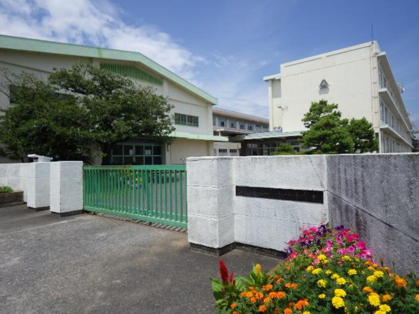 静岡市立富士見小学校(小学校)まで960m 東海道本線/静岡駅 バス13分登呂遺跡下車:停歩5分 2階 築36年