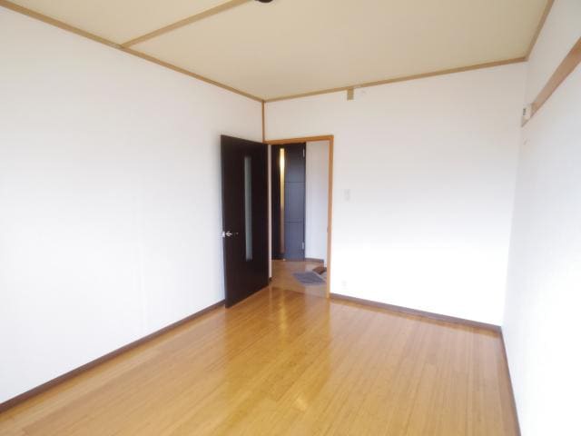  東海道本線/静岡駅 バス17分西脇ハローワーク静岡入口下車:停歩6分 2階 築41年