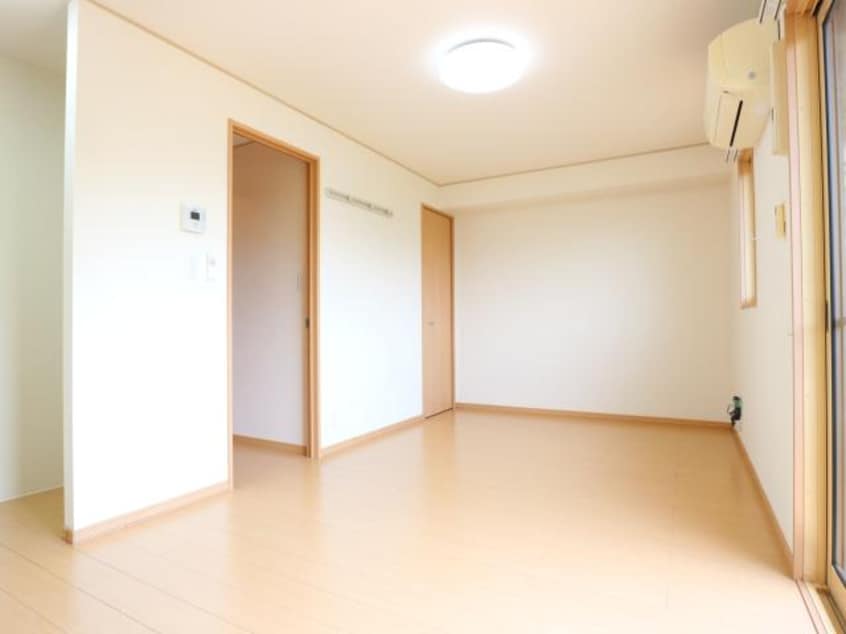  東海道本線/静岡駅 バス15分小鹿公民館前下車:停歩13分 2階 築19年