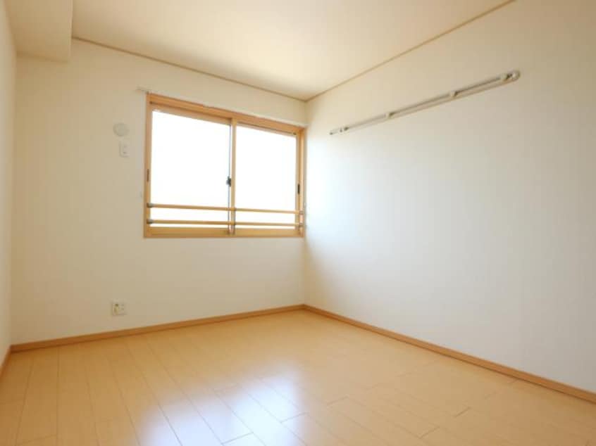  東海道本線/静岡駅 バス15分小鹿公民館前下車:停歩13分 2階 築19年