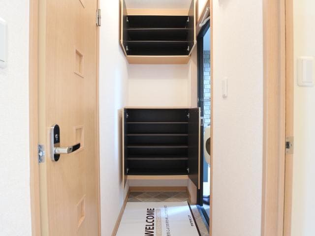  東海道本線/静岡駅 バス20分小鹿公民館前下車:停歩13分 1階 築19年