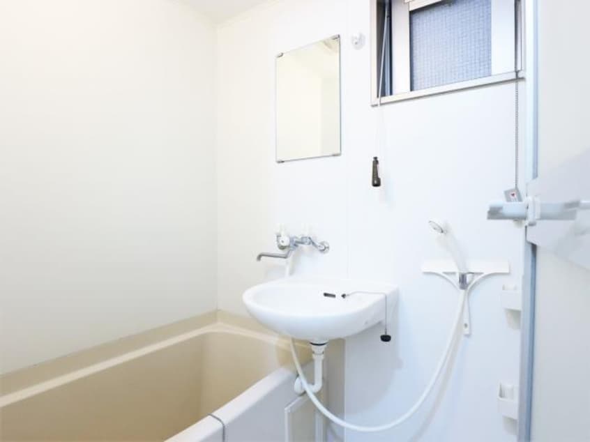  東海道本線/静岡駅 バス11分中田四丁目下車:停歩6分 1階 築27年