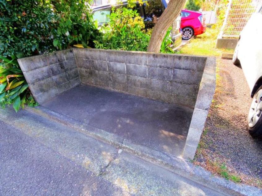  東海道本線/静岡駅 バス11分中田四丁目下車:停歩6分 1階 築27年