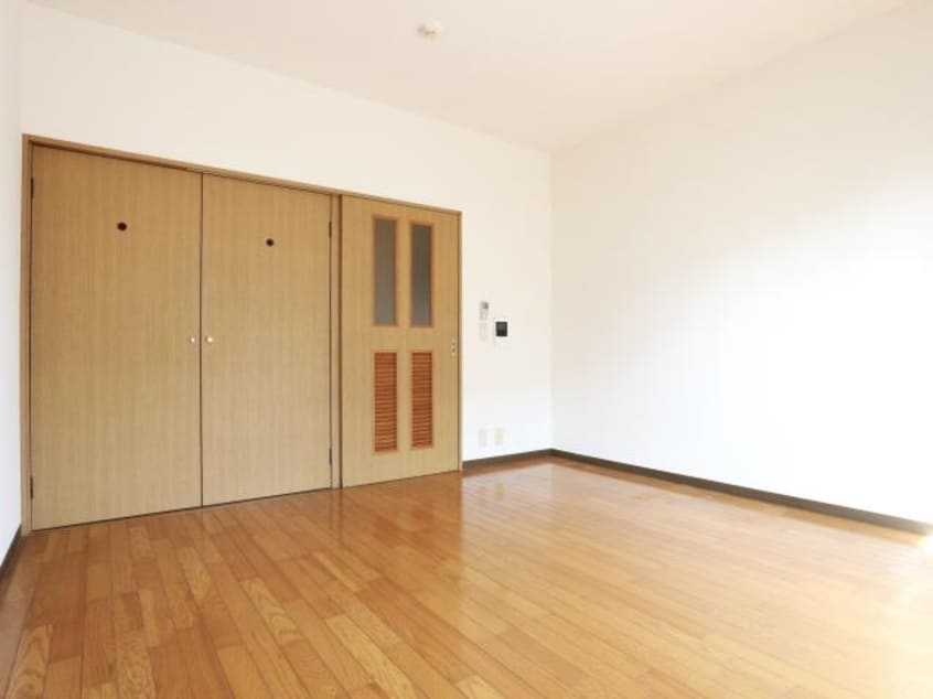  東海道本線/静岡駅 バス11分中田四丁目下車:停歩6分 1階 築27年