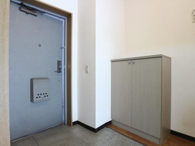  東海道本線/静岡駅 バス11分中田四丁目下車:停歩6分 1階 築27年