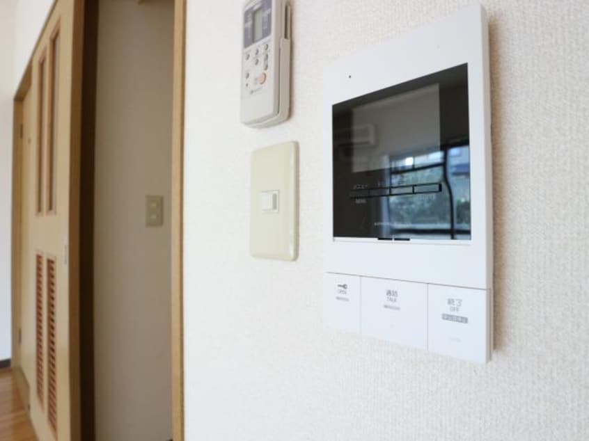  東海道本線/静岡駅 バス11分中田四丁目下車:停歩6分 1階 築27年