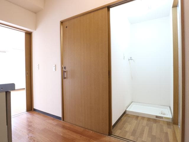  東海道本線/静岡駅 バス11分中田四丁目下車:停歩6分 1階 築27年