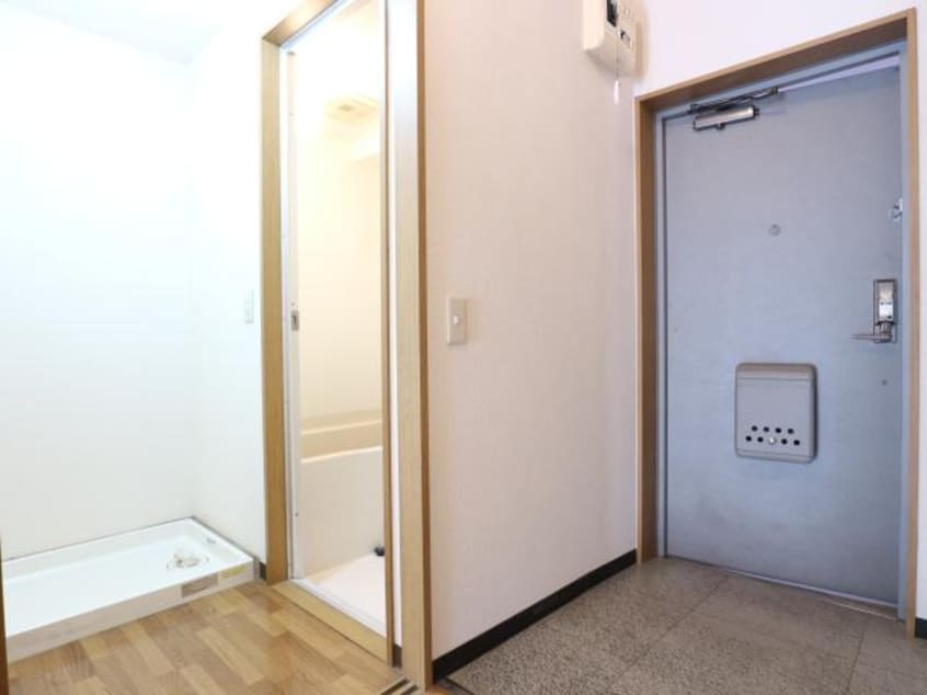  東海道本線/静岡駅 バス11分中田四丁目下車:停歩6分 1階 築27年