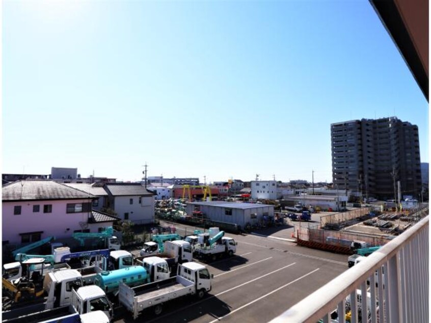  東海道本線/静岡駅 バス21分中島上公民館前下車:停歩3分 3階 築45年