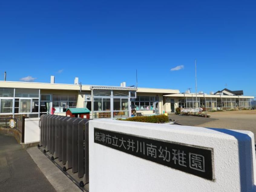 焼津市立大井川南幼稚園(幼稚園/保育園)まで776m 東海道本線/藤枝駅 バス30分吉永八幡宮下車:停歩7分 1階 築24年