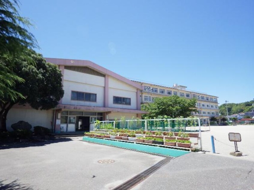 静岡市立西豊田小学校(小学校)まで571m 東海道本線/東静岡駅 徒歩23分 5階 築24年